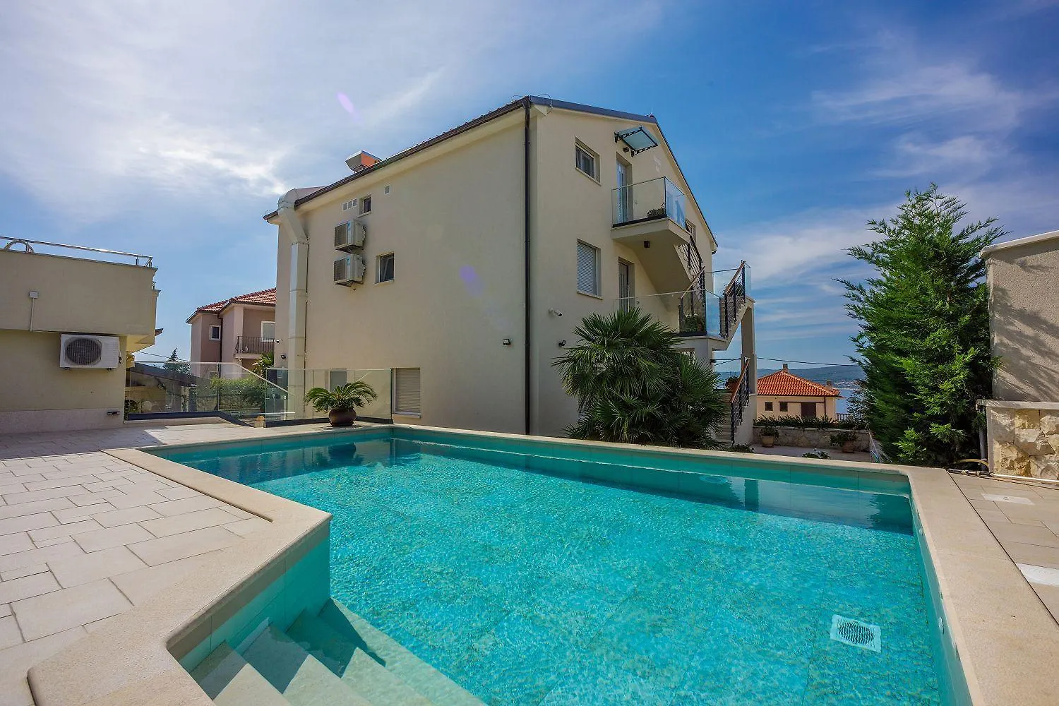 Malerisches Apartment Nur 500 Meter Zum Strand Mit Pool, Gym, Sauna Crikvenica