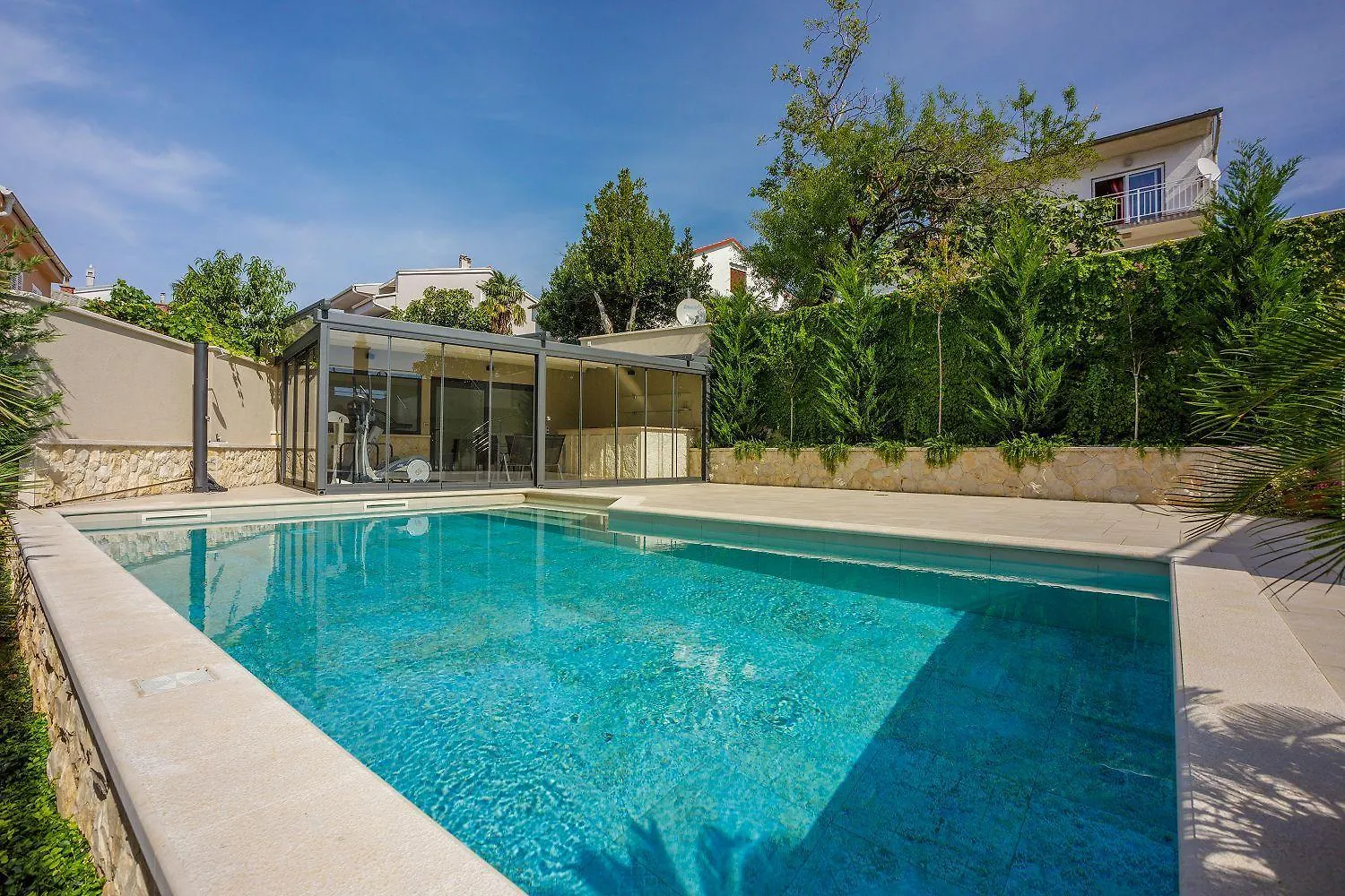 Malerisches Apartment Nur 500 Meter Zum Strand Mit Pool, Gym, Sauna Crikvenica