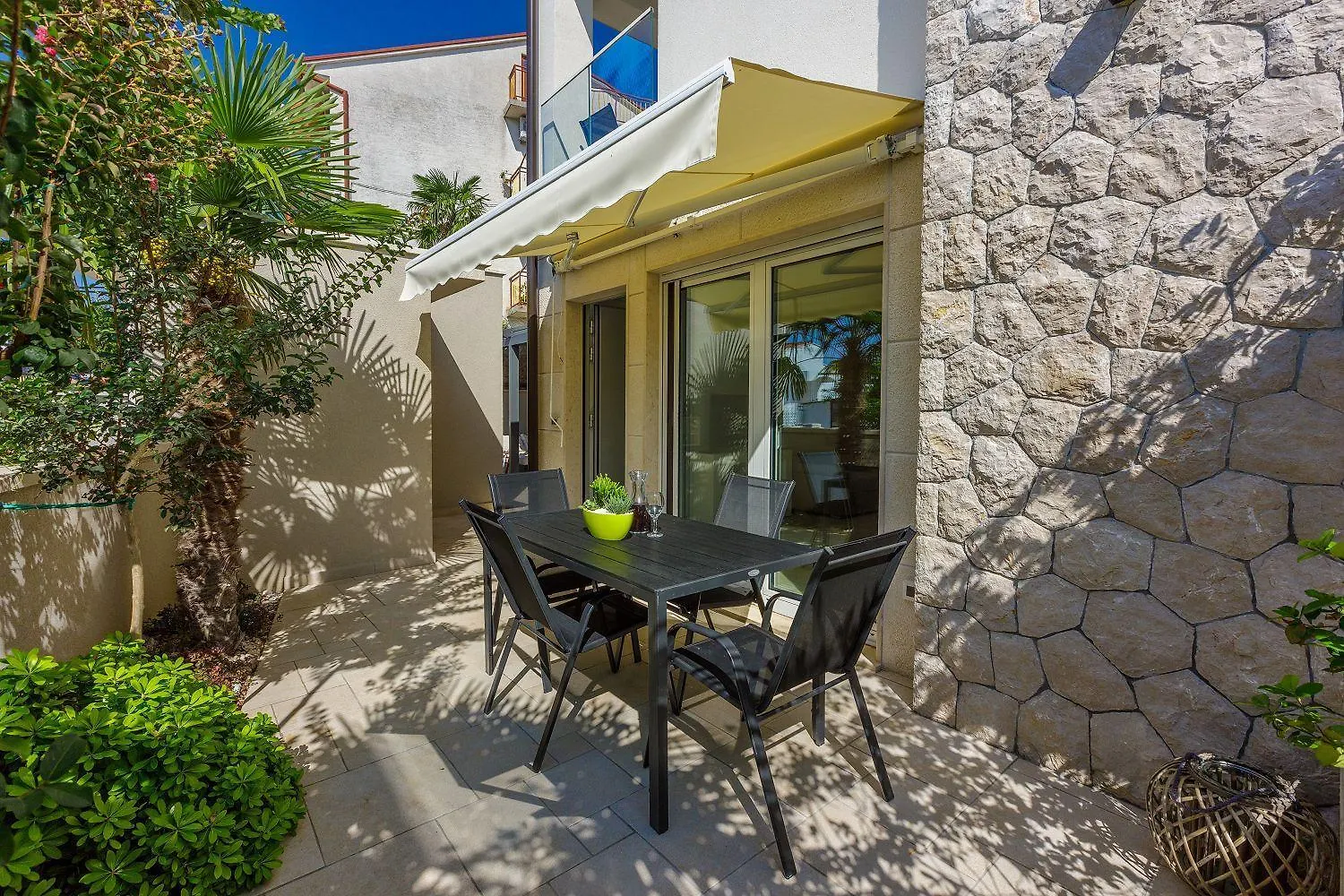Malerisches Apartment Nur 500 Meter Zum Strand Mit Pool, Gym, Sauna Crikvenica 0*,  Croatia