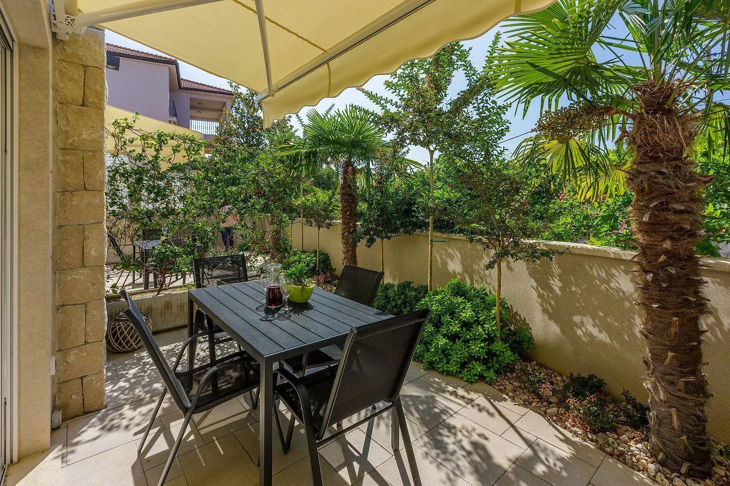 Malerisches Apartment Nur 500 Meter Zum Strand Mit Pool, Gym, Sauna contacts